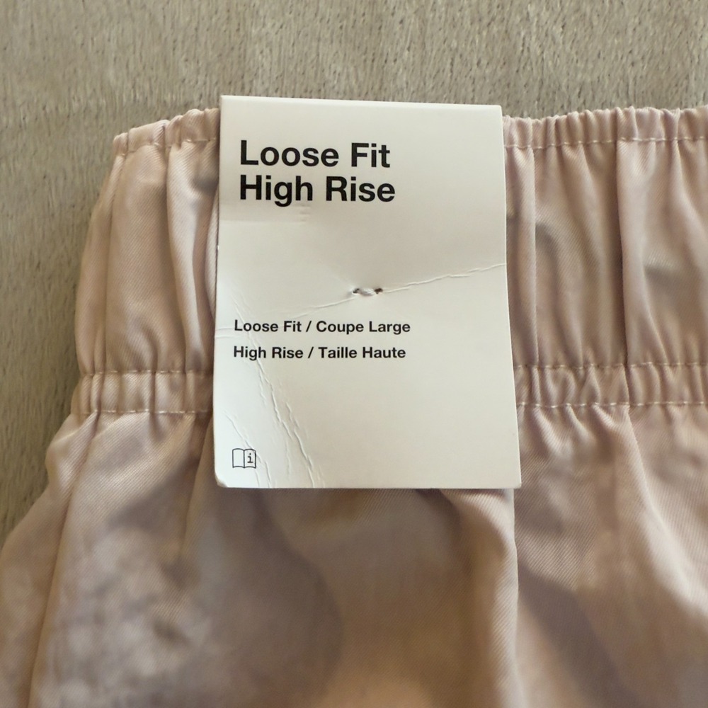 New! Nike Womens Woven High Rise Cargo Shorts Small Light Mauve Loose Fit NWT - Picture 4 of 9